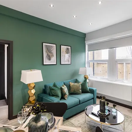 Luxurious Evergreen Flat Sleeps 4